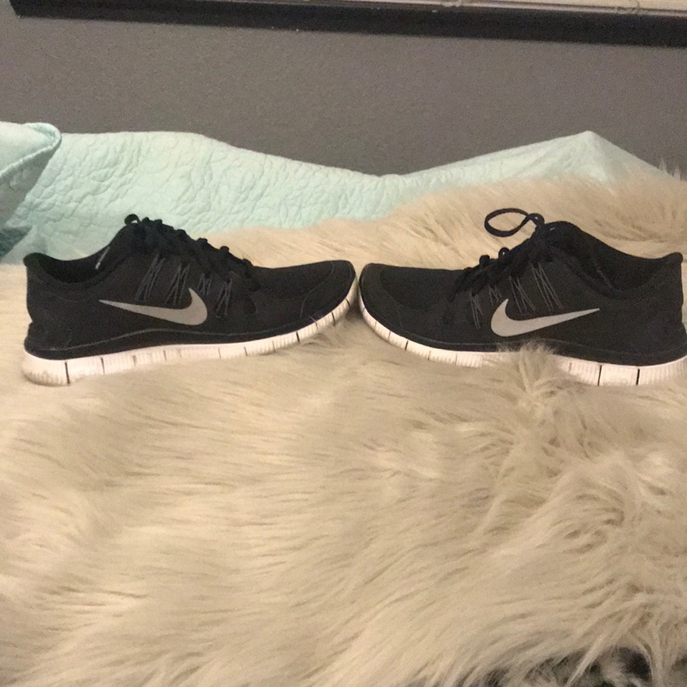 Nike free 5.0 (size 9.5)